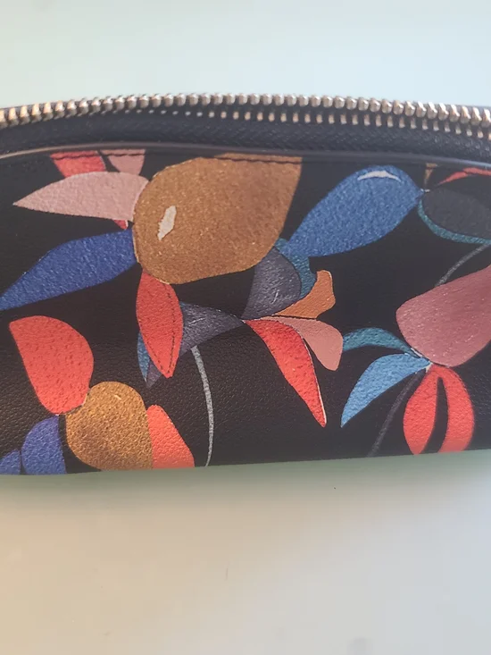 Love & Lore Black Floral Zip Pouch — Multicolor Print - Picture 4 of 5